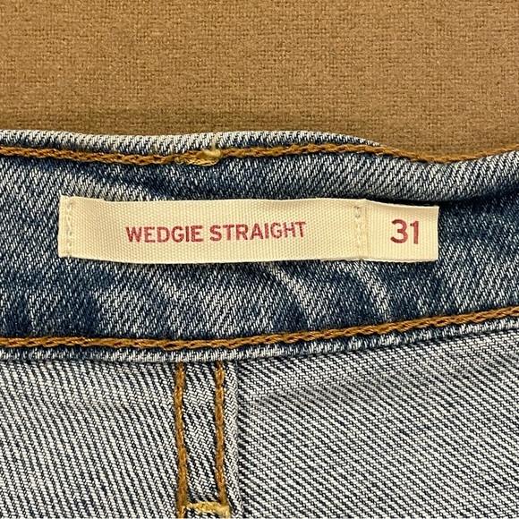 Levi’s Women’s Wedgie Straight Distressed Jeans Size 31 - Picture 11 of 16